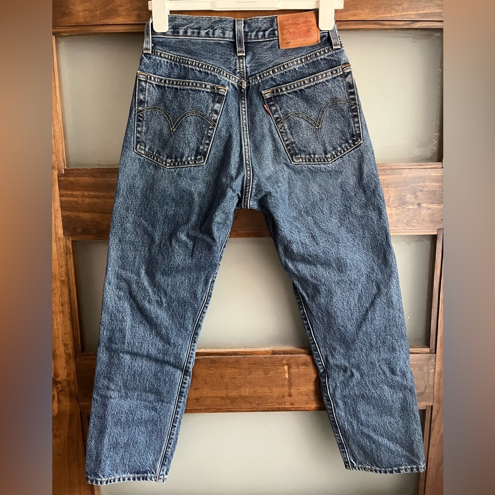 Levi’s 501 medium/dark wash jeans W24 L26